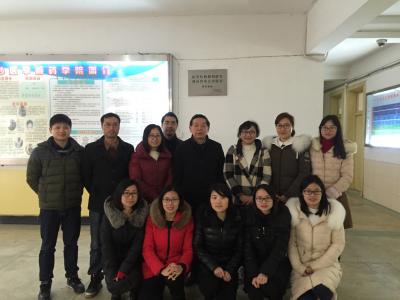 实验室成员在湖南中医药大学参观学习